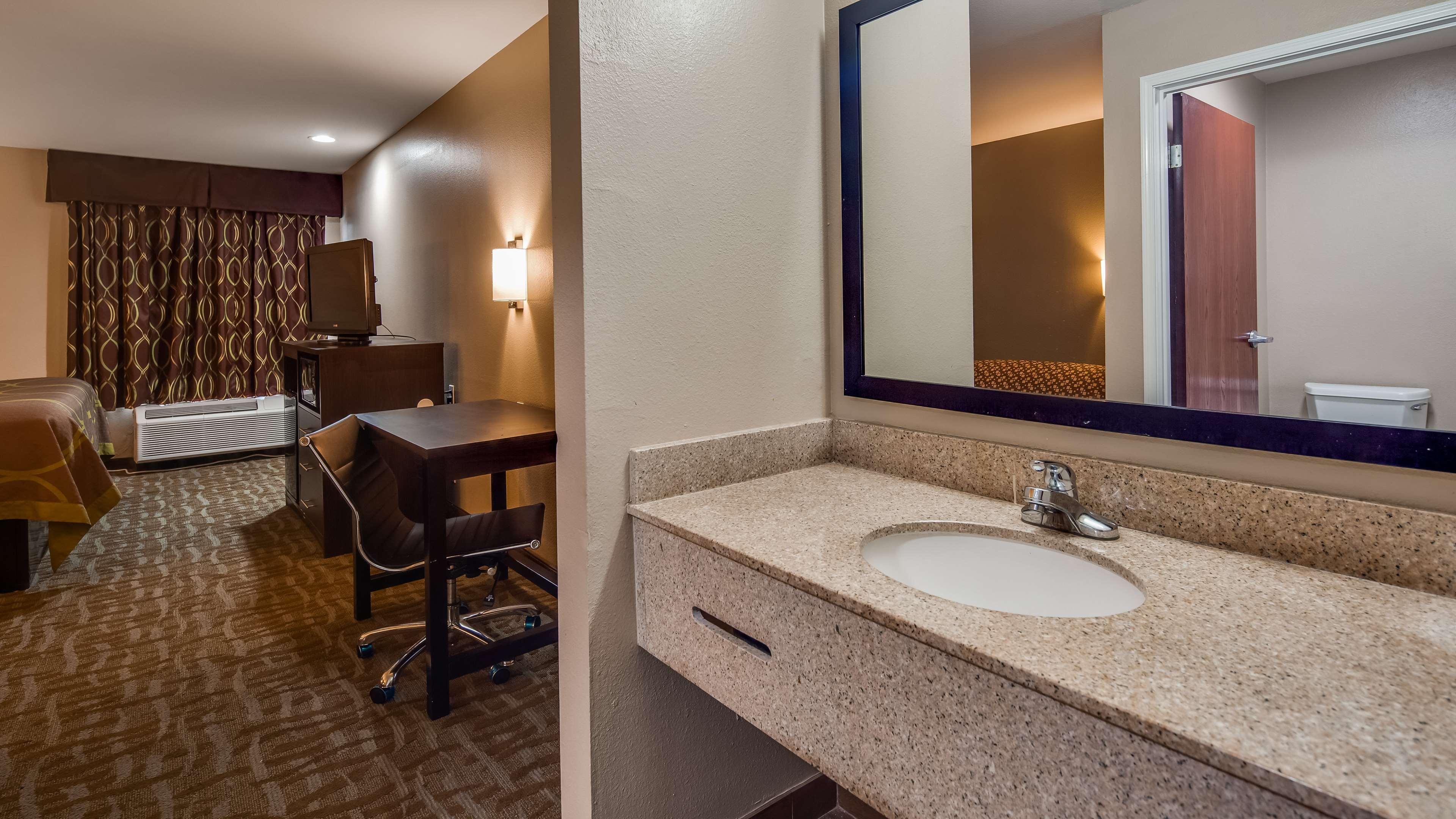 Surestay Hotel By Best Western Alexandria Airport Екстер'єр фото
