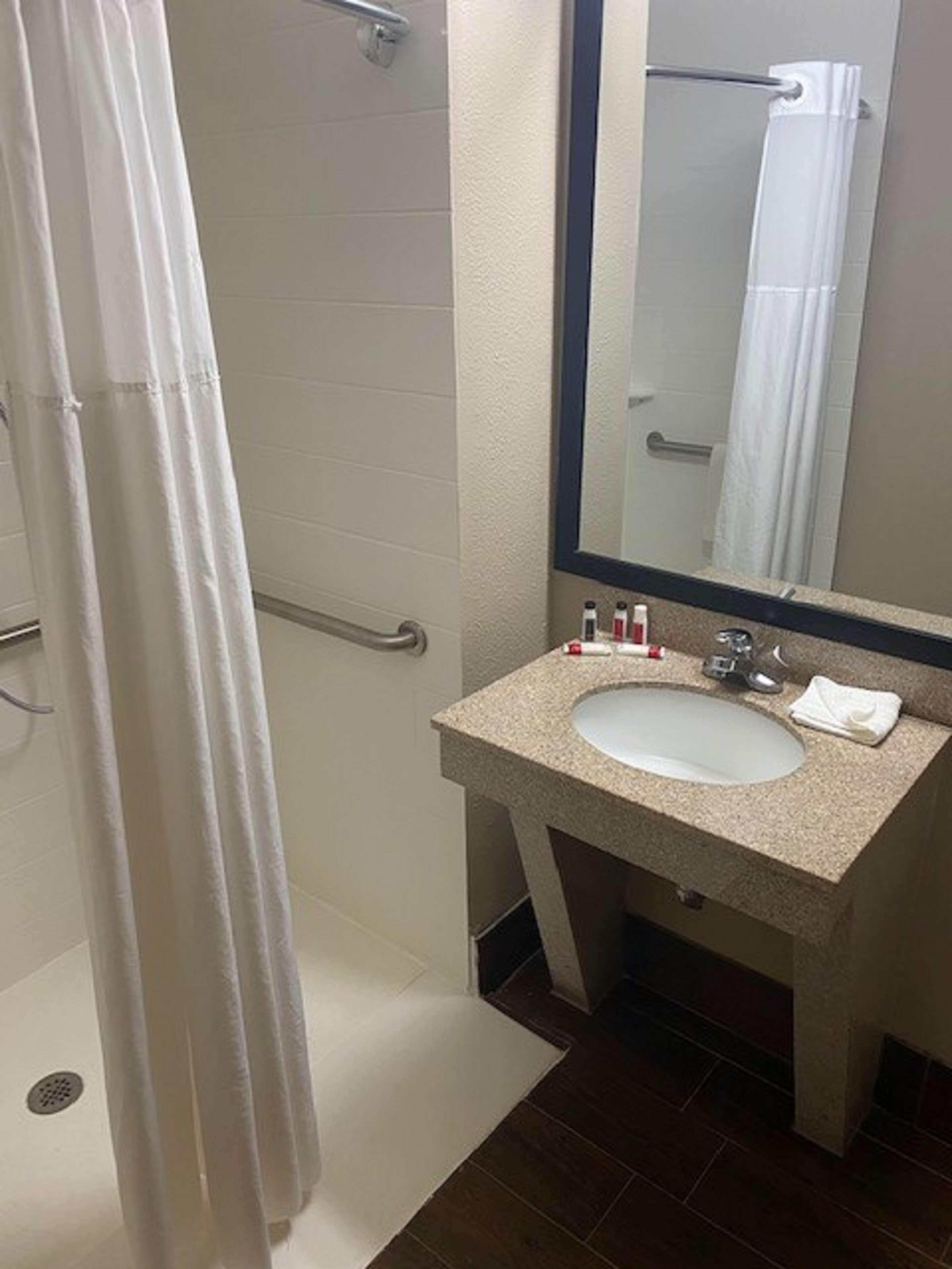 Surestay Hotel By Best Western Alexandria Airport Екстер'єр фото