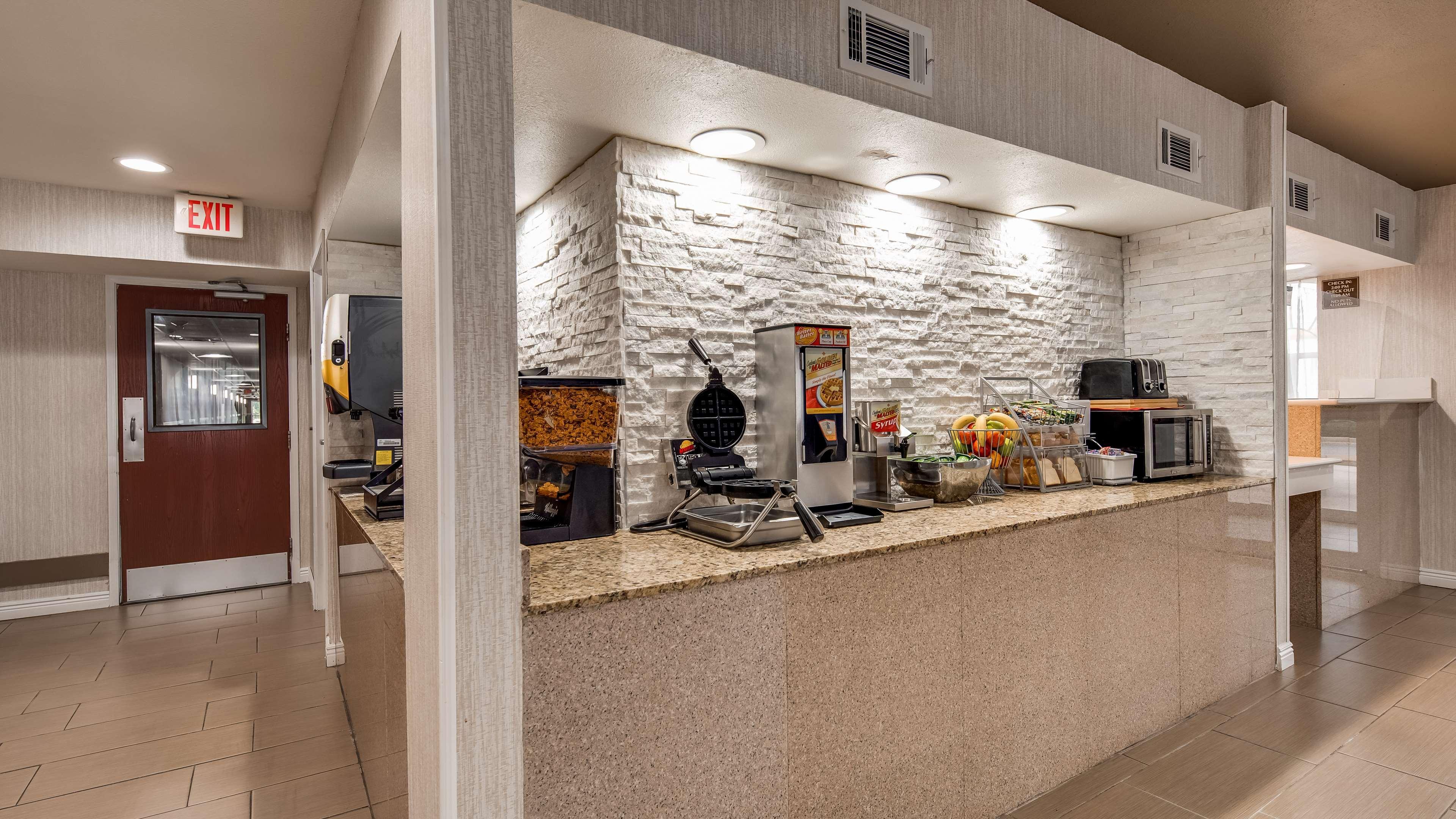 Surestay Hotel By Best Western Alexandria Airport Екстер'єр фото